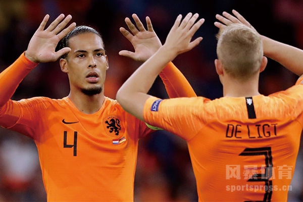 两大世界级的克鲁伊维特与范尼的组合无法帮助荷兰队出线-第3张图片-