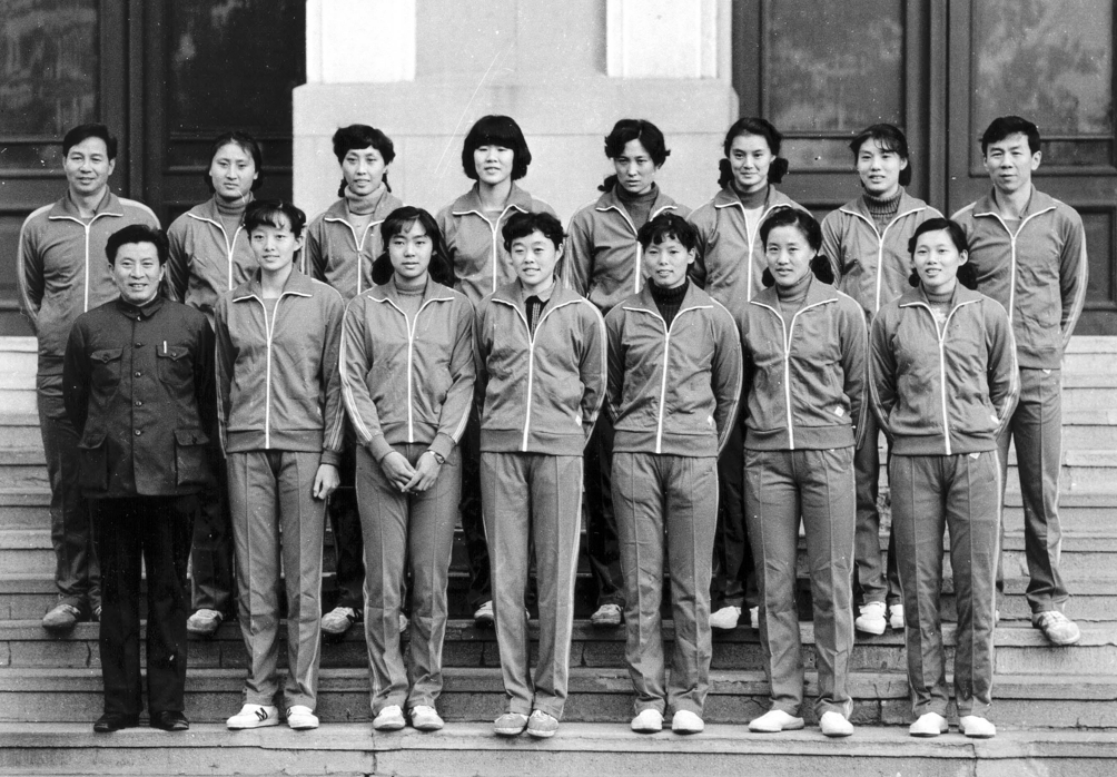 历经袁伟民、陈忠和、郎平等一代代中国女排优秀教练员的言传身教-第3张图片-
