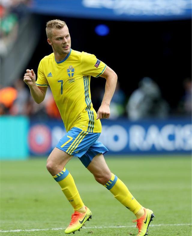 多数球迷更关心的是他是否能够代表瑞典队踢2021年欧洲杯-第7张图片-